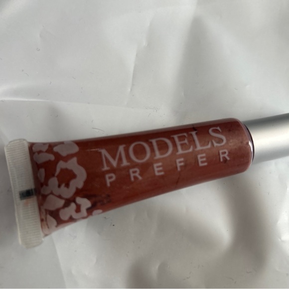 Models Prefer Lip gloss Provocative pink Shimmer Vintage Rare full size tube new - Picture 4 of 7